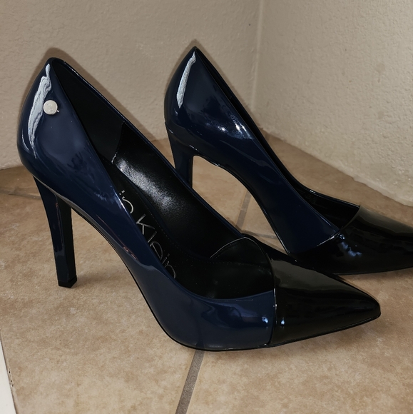 Bronia Women's Calvin Klein Pump Dark Navy/Black size 9 - Picture 3 of 4